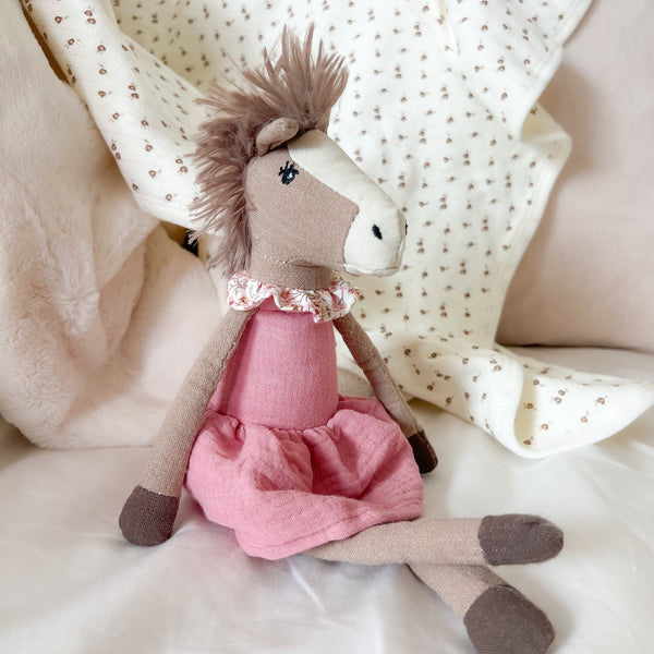 Nellie Horse