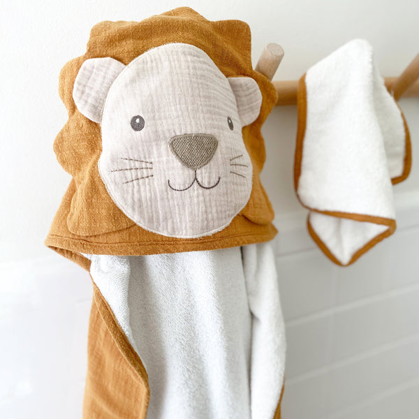 Petit Lion Towel and Washcloth Set