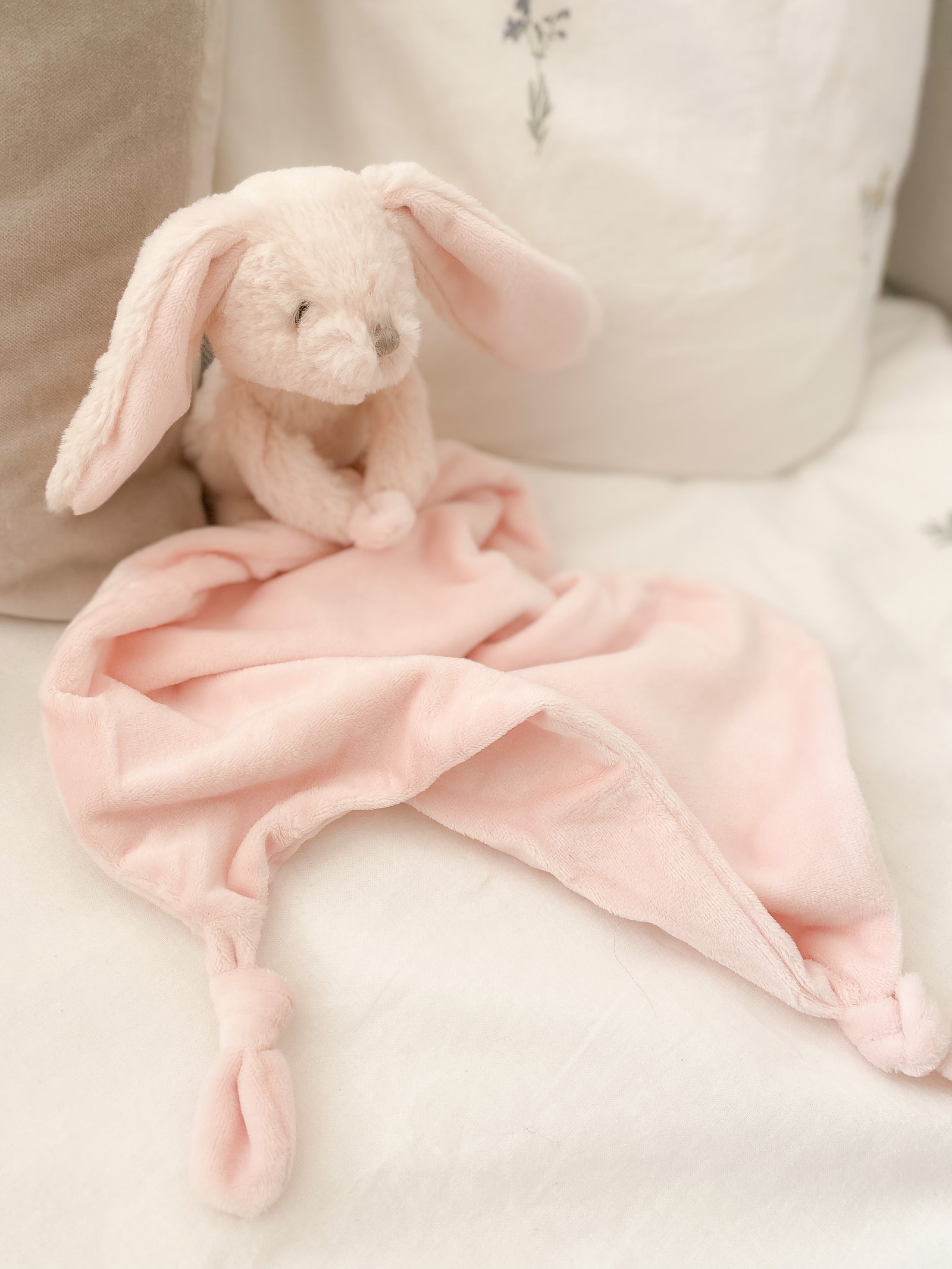 Rosie Bunny Knotted Security Blankie Mon Ami